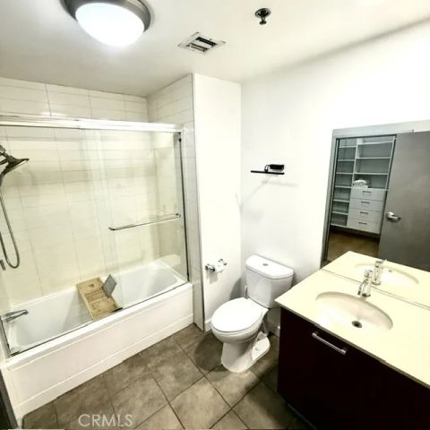 645 W 9th 425, Los Angeles, CA 90015