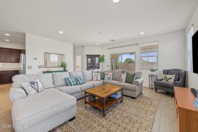 465 N Spring Flower Drive, Tucson, AZ 85748