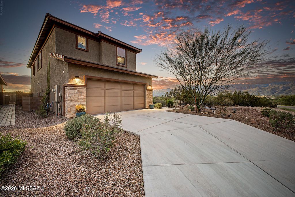 465 N Spring Flower Drive, Tucson, AZ 85748