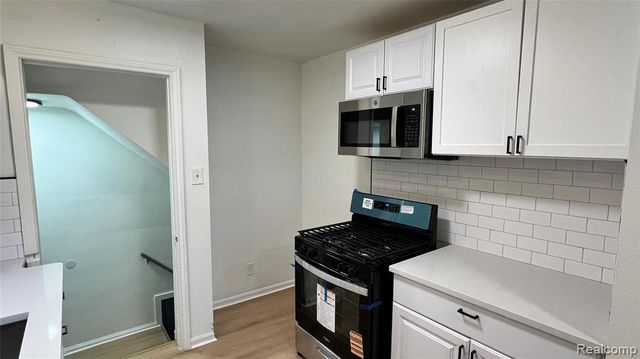 19546 Fairport Street, Detroit, MI 48205