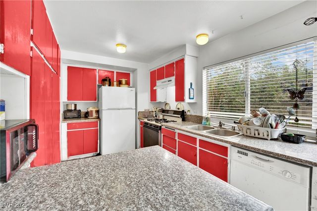 6133 Meadowgrass Lane, Las Vegas, NV 89103