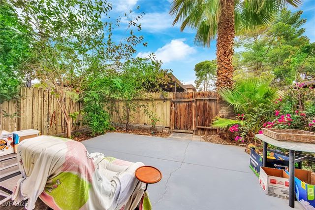 6133 Meadowgrass Lane, Las Vegas, NV 89103