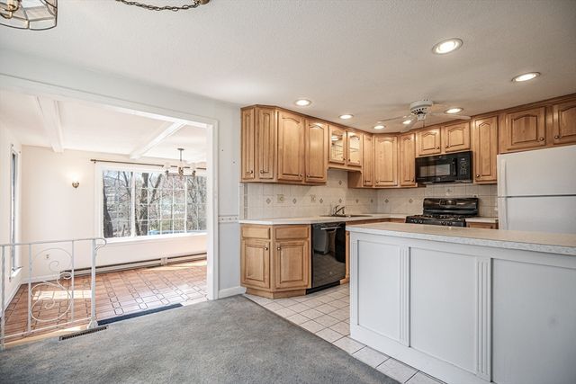 18 Stonewall Drive, Woburn, MA 01801