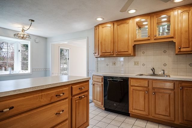 18 Stonewall Drive, Woburn, MA 01801