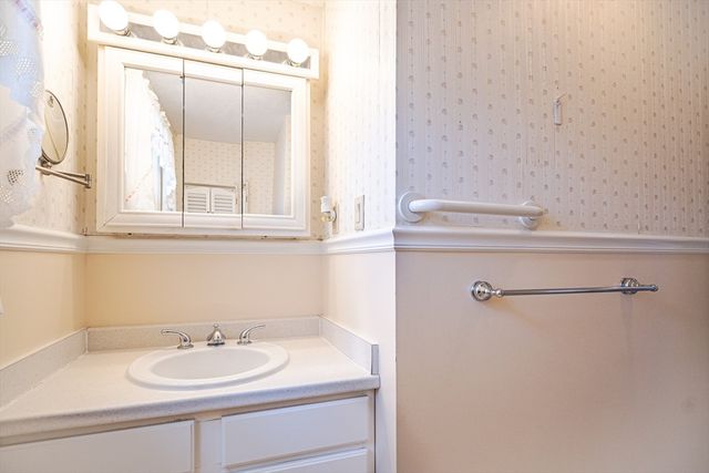 18 Stonewall Drive, Woburn, MA 01801