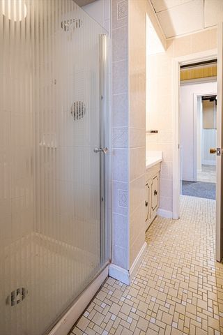 18 Stonewall Drive, Woburn, MA 01801