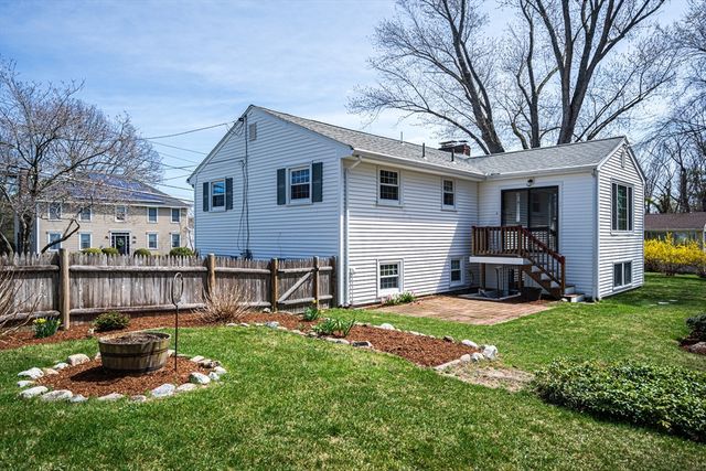 18 Stonewall Drive, Woburn, MA 01801