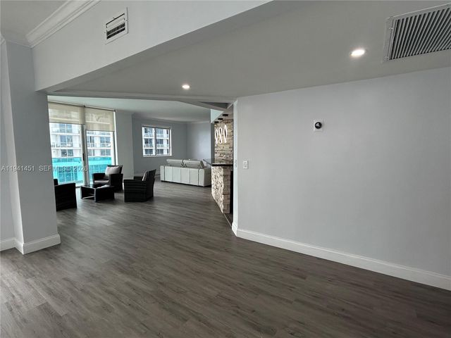 4001 S Ocean Dr PH11, Hollywood, FL 33019