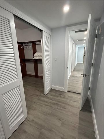 4001 S Ocean Dr PH11, Hollywood, FL 33019