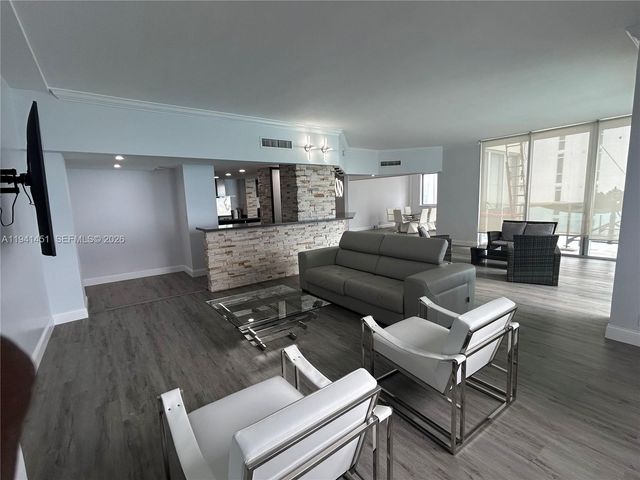 4001 S Ocean Dr PH11, Hollywood, FL 33019