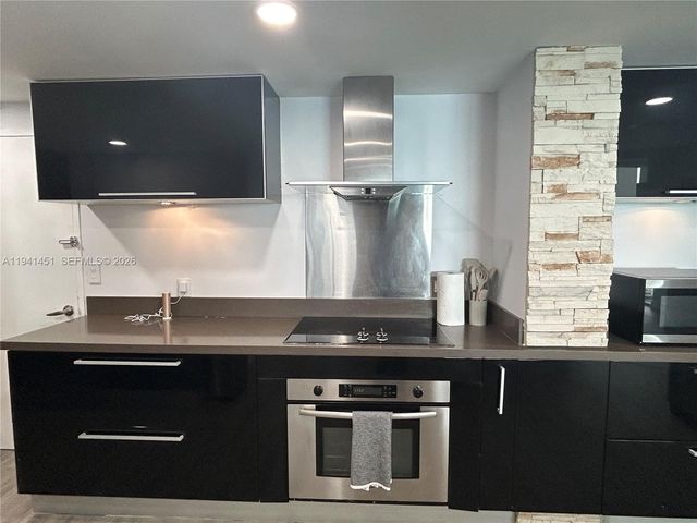 4001 S Ocean Dr PH11, Hollywood, FL 33019