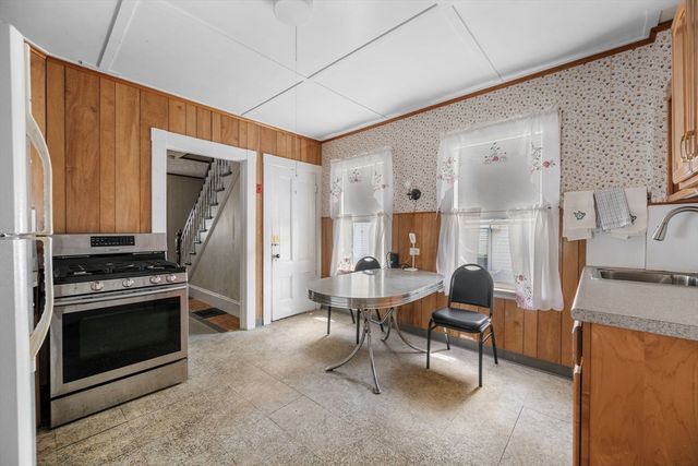 17 Heywood Ave, Melrose, MA 02176