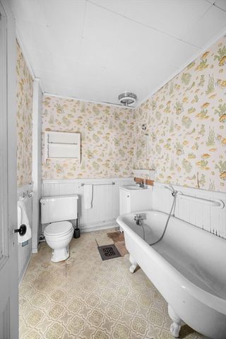 17 Heywood Ave, Melrose, MA 02176