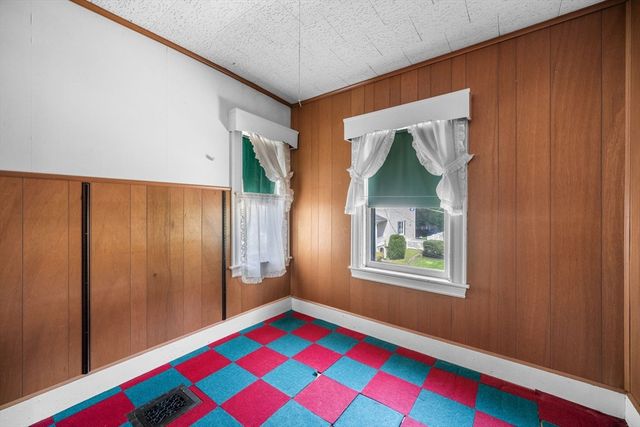 17 Heywood Ave, Melrose, MA 02176