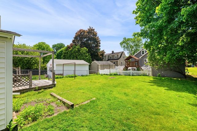 17 Heywood Ave, Melrose, MA 02176