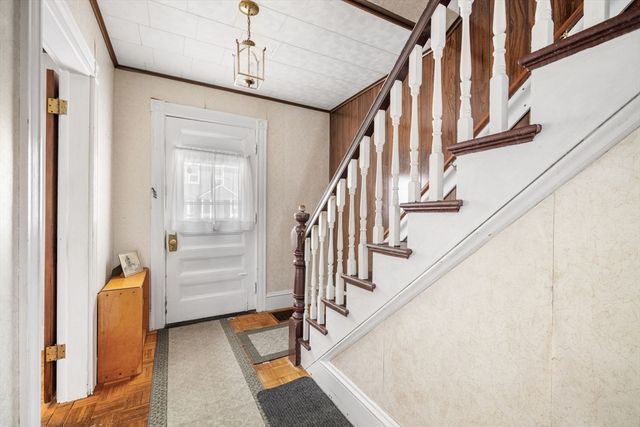 17 Heywood Ave, Melrose, MA 02176