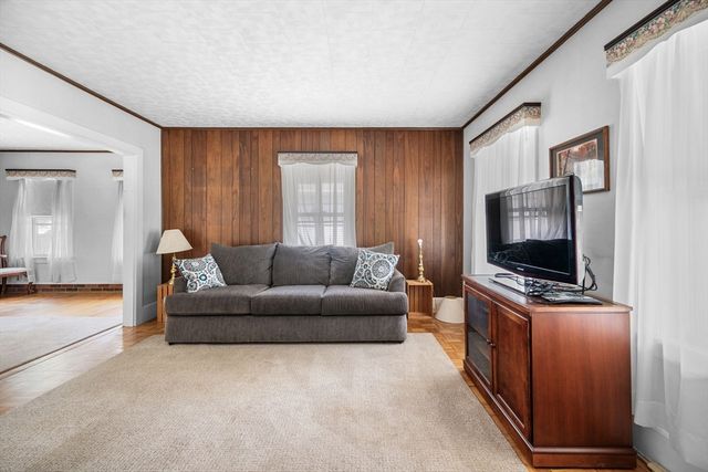 17 Heywood Ave, Melrose, MA 02176
