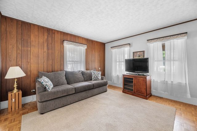 17 Heywood Ave, Melrose, MA 02176