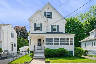 17 Heywood Ave, Melrose, MA 02176