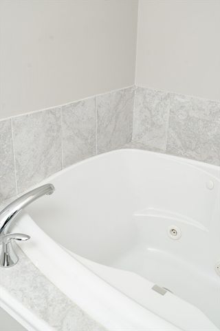 61 Hillview Ln 61, Northbridge, MA 01588