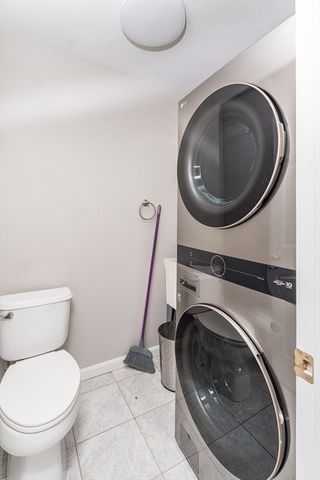 61 Hillview Ln 61, Northbridge, MA 01588