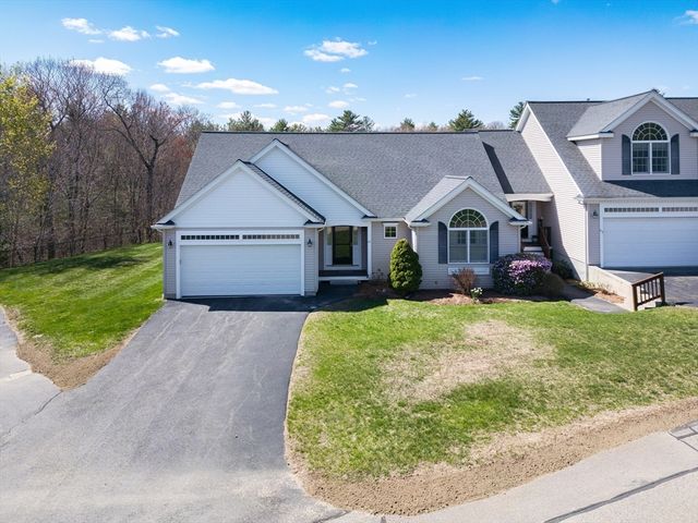 61 Hillview Ln 61, Northbridge, MA 01588