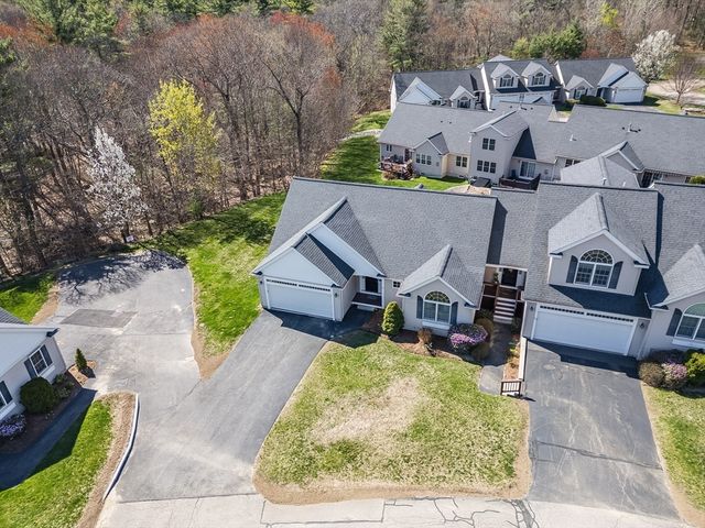 61 Hillview Ln 61, Northbridge, MA 01588