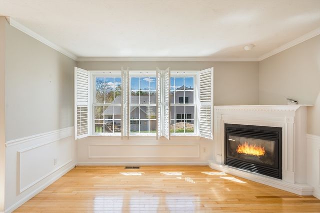 61 Hillview Ln 61, Northbridge, MA 01588