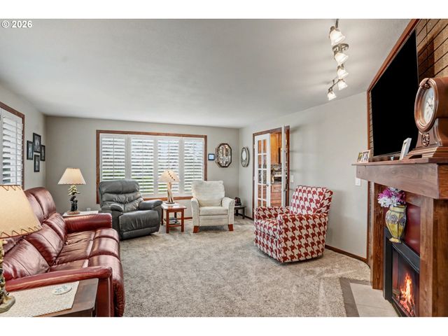 1253 Highland Ct, Stayton, OR 97383