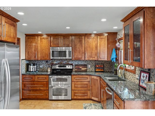 1253 Highland Ct, Stayton, OR 97383