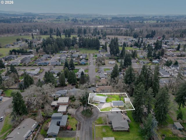 1253 Highland Ct, Stayton, OR 97383
