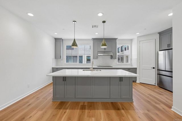 4949 Thistle Way, Carlsbad, CA 92008