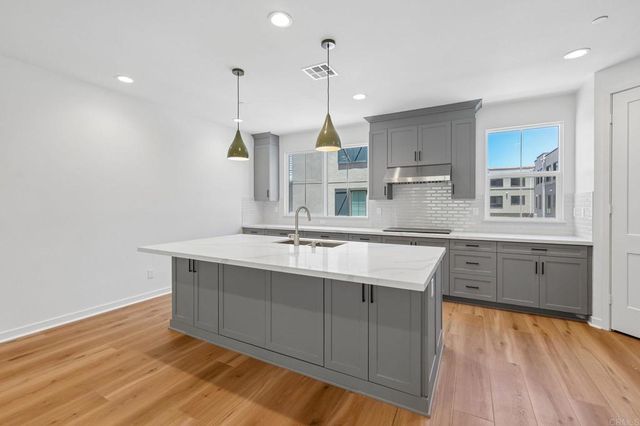 4949 Thistle Way, Carlsbad, CA 92008