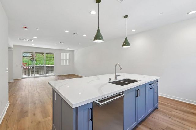 4949 Thistle Way, Carlsbad, CA 92008