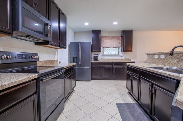 8928 Winding Valley Drive, Fort Worth, TX 76244