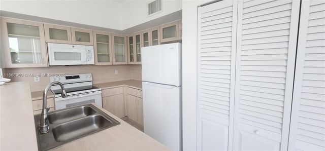 8545 SW 152nd Ave 194, Miami, FL 33193