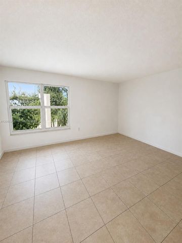 555 NE 123rd Street 215-D, North Miami, FL 33161