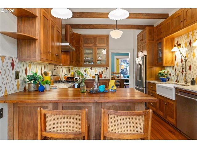 1021 Se 37TH Ave, Portland, OR 97214