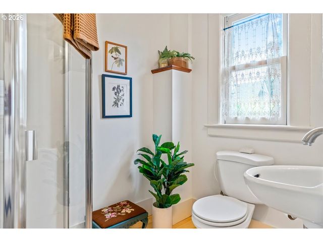 1021 Se 37TH Ave, Portland, OR 97214