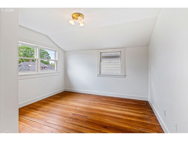 1021 Se 37TH Ave, Portland, OR 97214