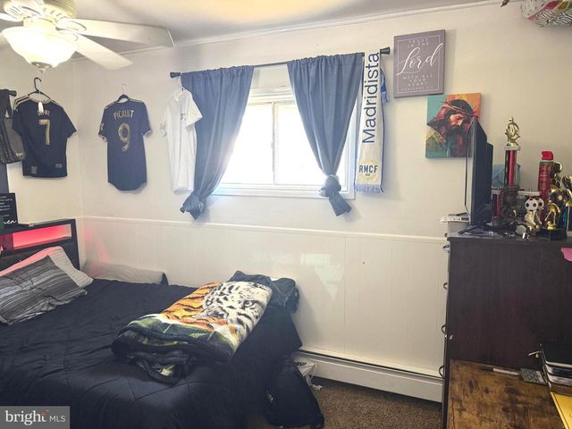 25 GOLDENGATE RD, Levittown, PA 19057