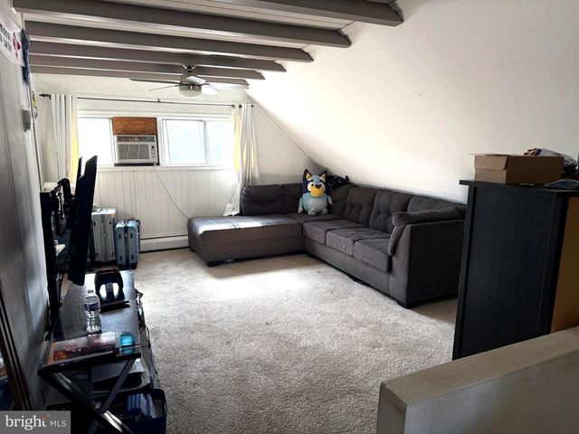 25 GOLDENGATE RD, Levittown, PA 19057