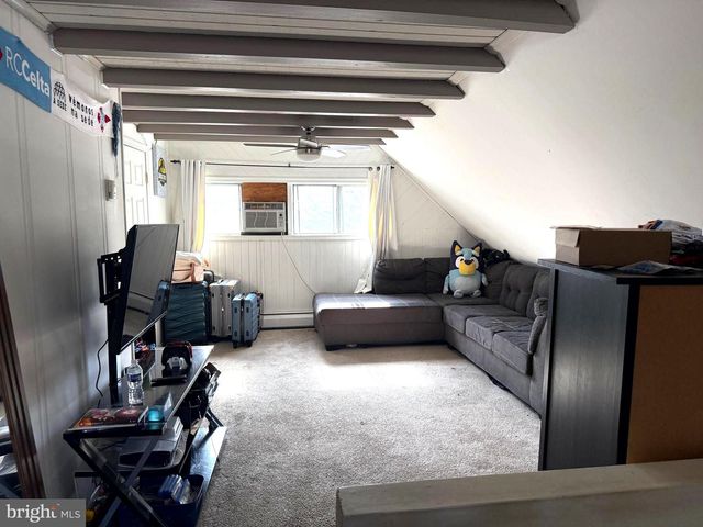 25 GOLDENGATE RD, Levittown, PA 19057