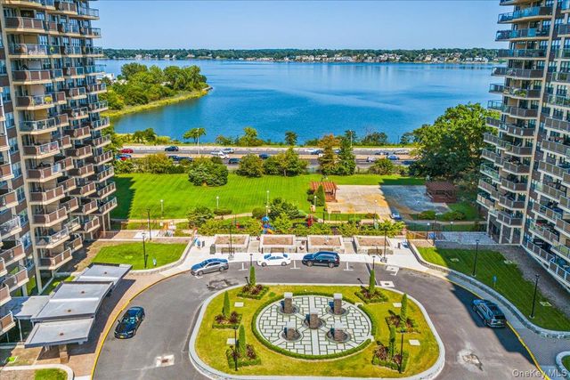 17-85 215th Street 15J, Bayside, NY 11360