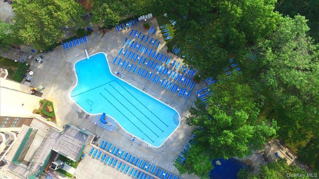 17-85 215th Street 15J, Bayside, NY 11360