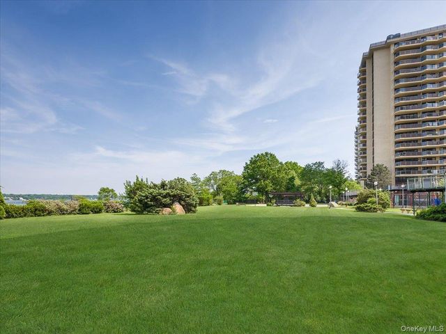 17-85 215th Street 15J, Bayside, NY 11360