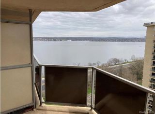 17-85 215th Street 15J, Bayside, NY 11360