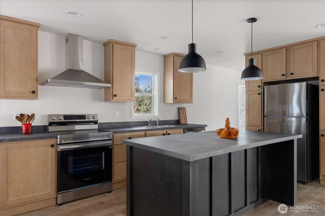 4261 Northgate Drive, Oak Harbor, WA 98277