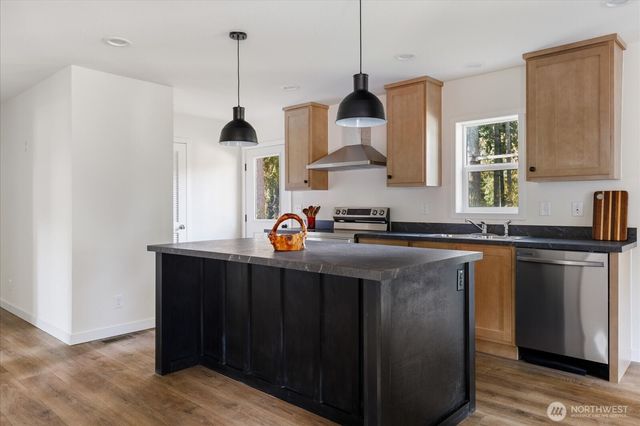 4261 Northgate Drive, Oak Harbor, WA 98277