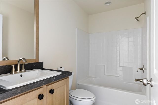 4261 Northgate Drive, Oak Harbor, WA 98277